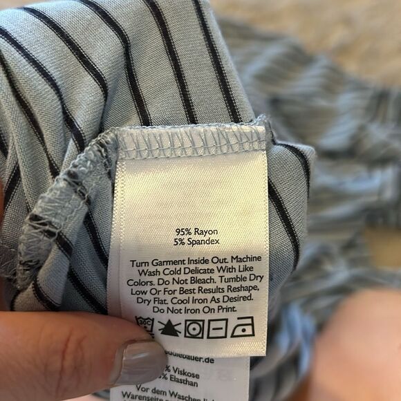 Eddie‎ Bauer light blue and black stripped vneck rayon stretch long sleeve shirt - Picture 3 of 5